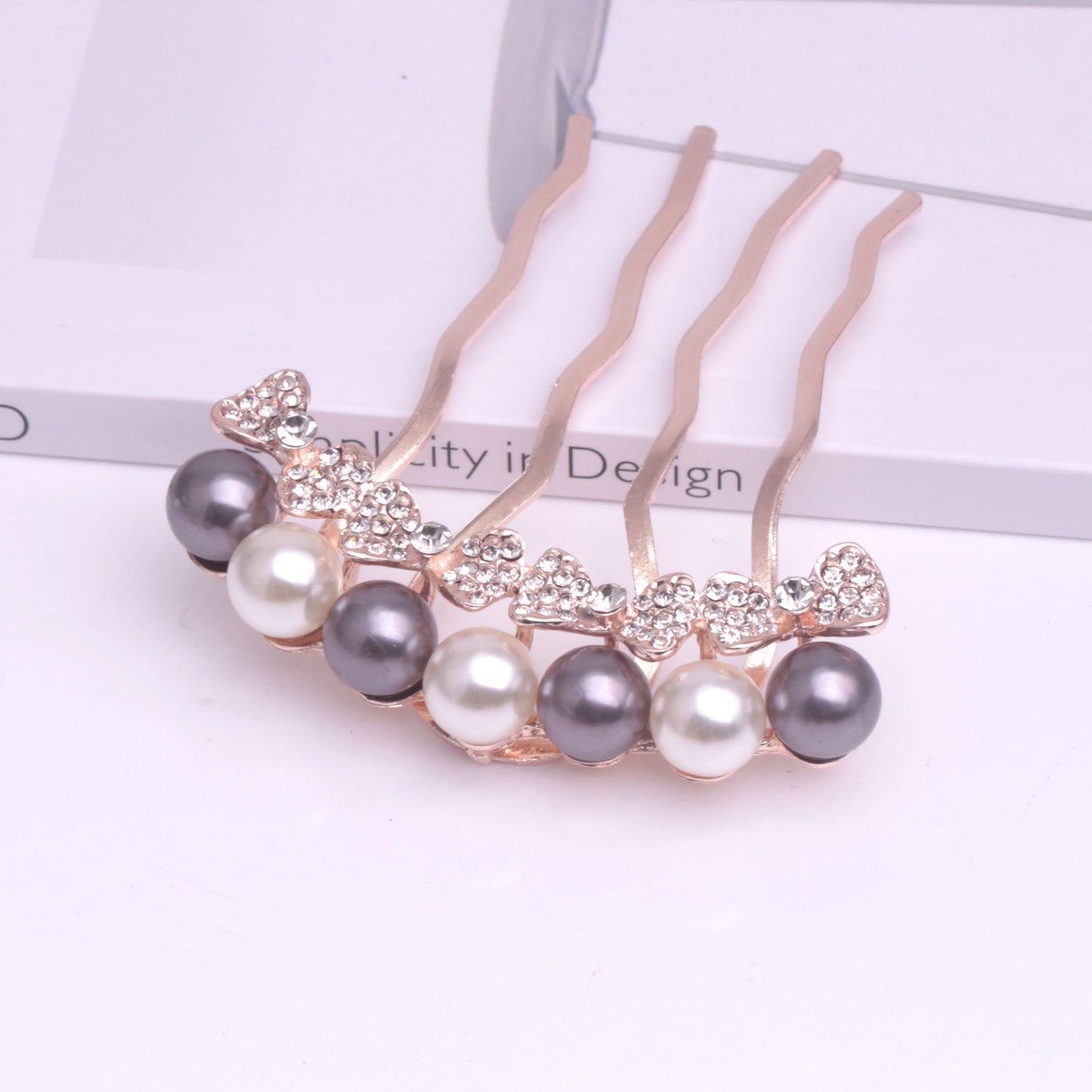 Pearl four-tooth comb with rhinestones and bow hair comb clip